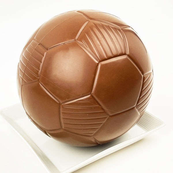 サッカーボールと笛のチョコレートモルド 受注生産] サッカーボールチョコ – チョコレートハウス